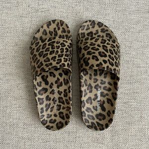 STEVE MADDEN LEOPARD SLIDE SANDALS